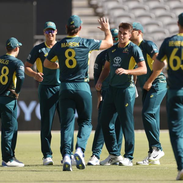 Cricket, l’Australia batte il Bangladesh nell’esordio della Coppa del Mondo T20