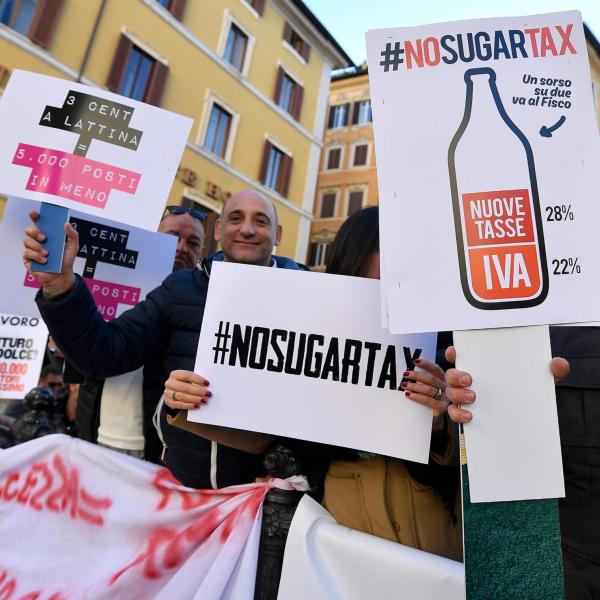 ‘Sugar tax’, non c’è il rinvio nella manovra 2025. Tajani promette: “Ne chiederò conto”