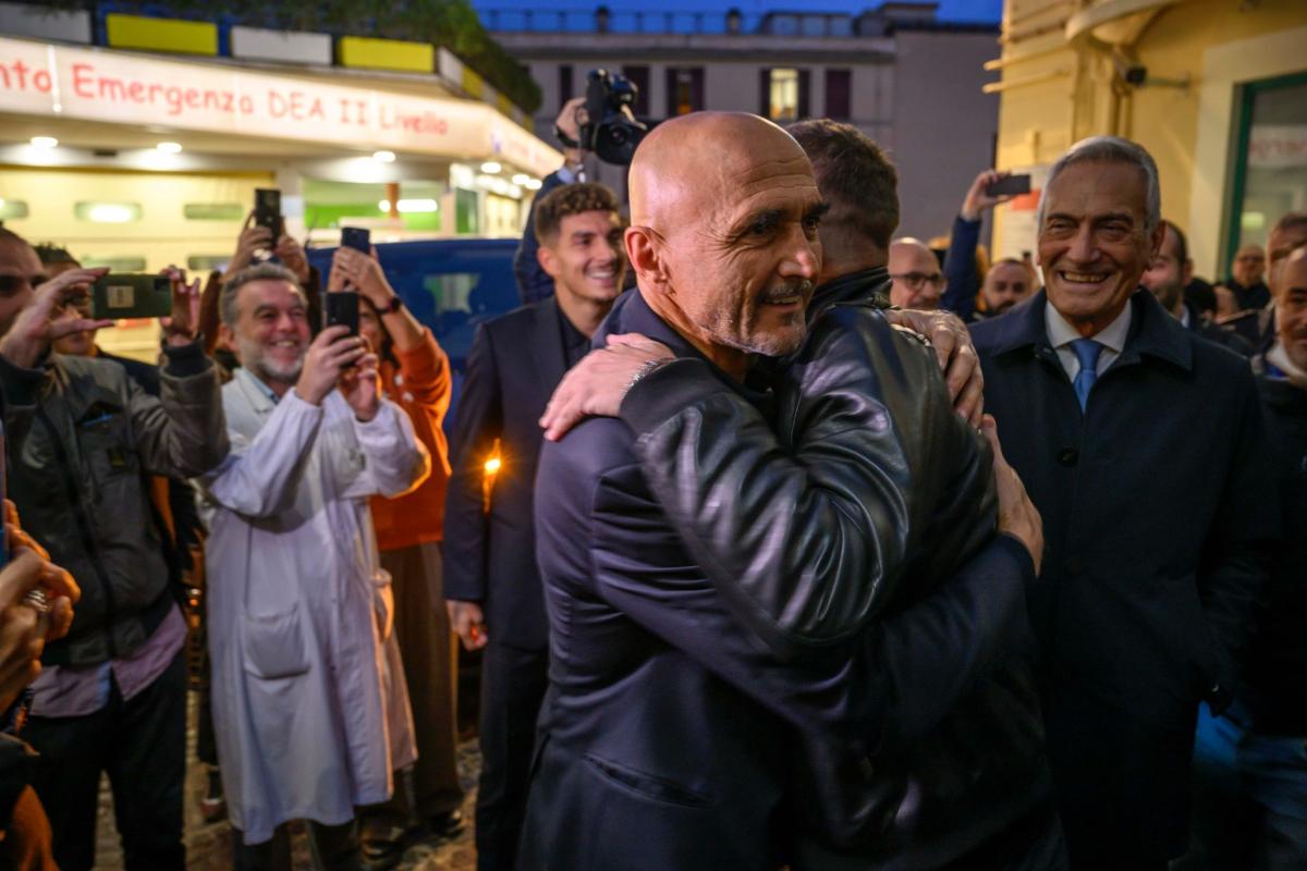 Totti – Spalletti, l’abbraccio della pace e la visita ai pazienti d…