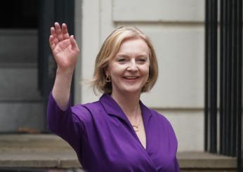 Gran Bretagna, niente taglio tasse ai più ricchi. Liz Truss fa inversione di marcia