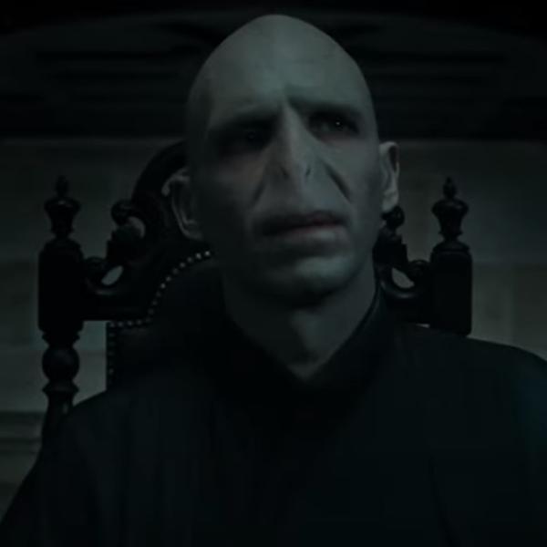 Perché Voldemort non ha il naso? La verità sull’aspetto del cattivo di Harry Potter