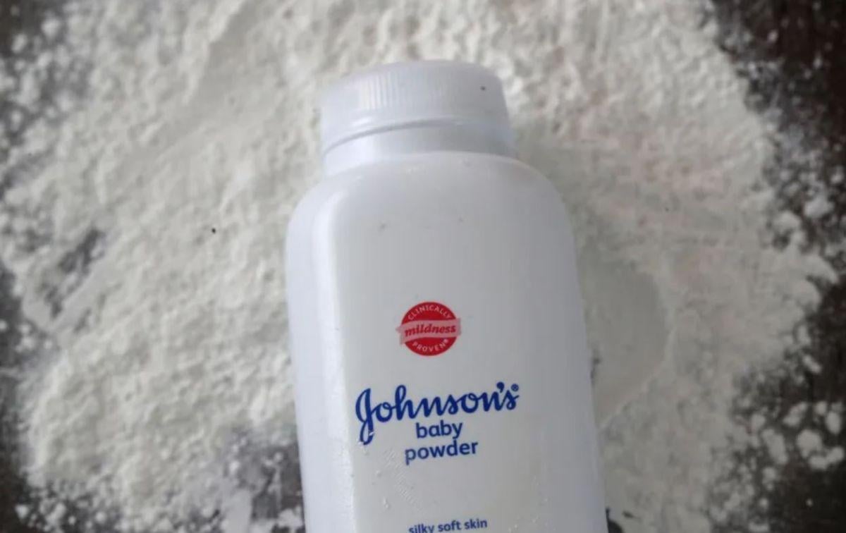 Cancro causato dal talco Johnson & Johnson, l’azienda offre 6,5 mld di risarcimenti