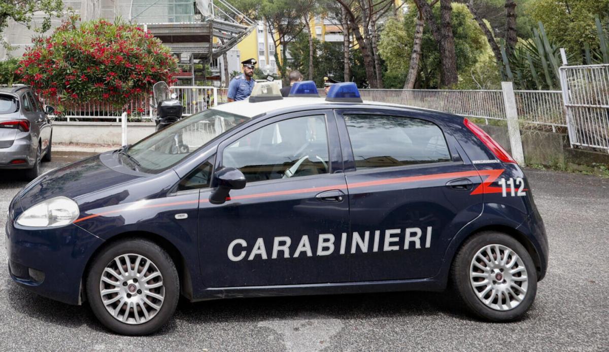 Colpisce il figlio con una martellata perché tormentava la ex fidan…