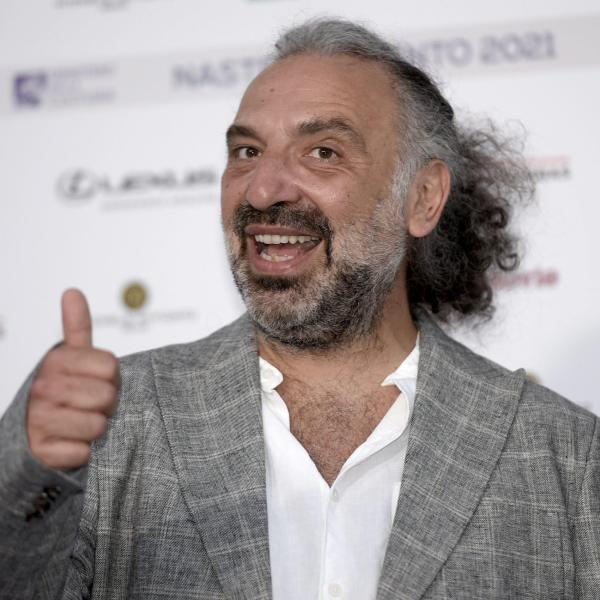 Stefano Bollani e la figlia stasera in tv con Via dei Matti n.0