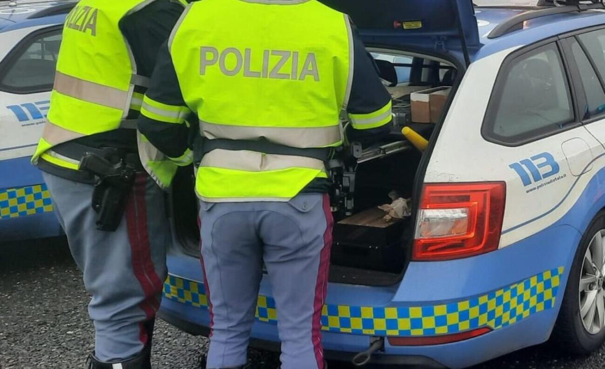 Bolzano, tedesco rapinato in autostrada: un arresto. È caccia ai co…