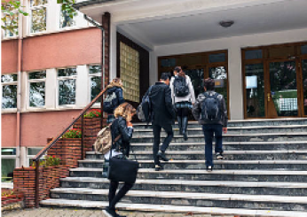 Corso di arabo al Bachelet di Abbiategrasso: gli studenti difendono il progetto. Prof.ssa Quaglia: “Polemiche vuote. Il corso? Step di inclusione importante”