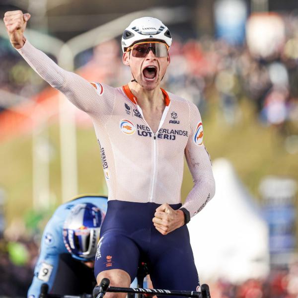 Ciclismo, l’olandese Van der Poel si aggiudica la Milano-Sanremo 2023