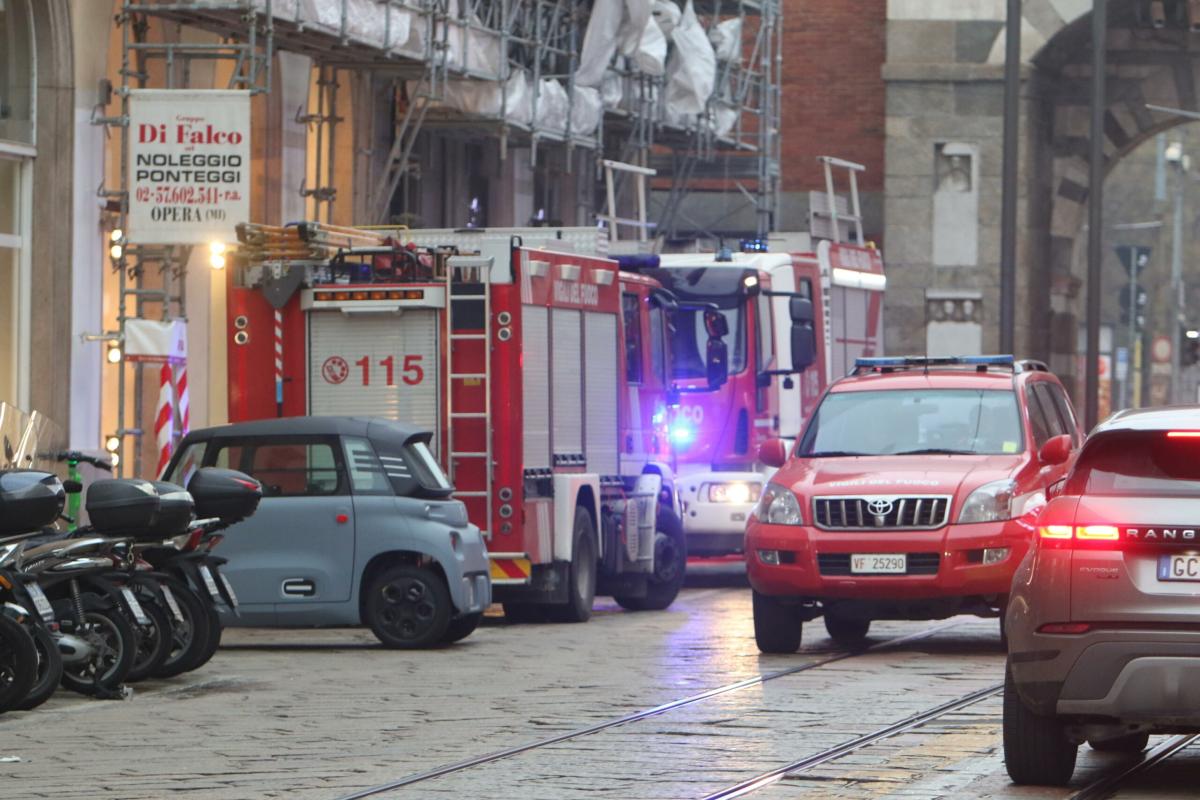 Milano, incendio in un negozio di ferramenta a Corbetta: non ci son…