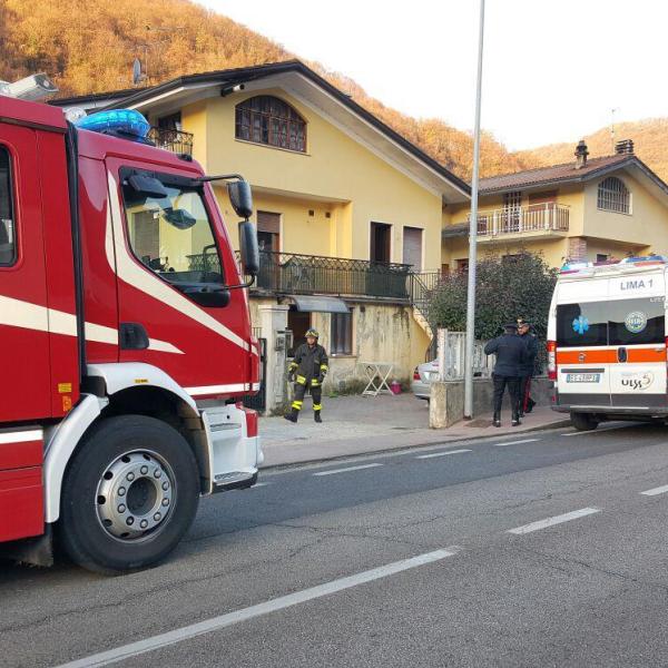 Vicenza, incidente sulla Strada Marosticana: camion sbanda e finisce contro una chiesetta, 2 feriti