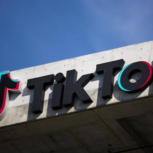 Usa, il Senato approva il blocco di TikTok: il social  cinese rischia lo stop definitivo