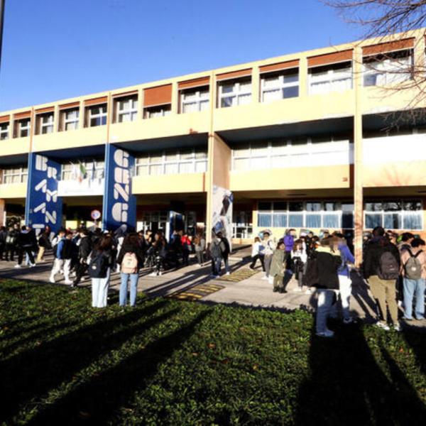 Tutor a scuola, possono farlo anche i docenti precari e supplenti?