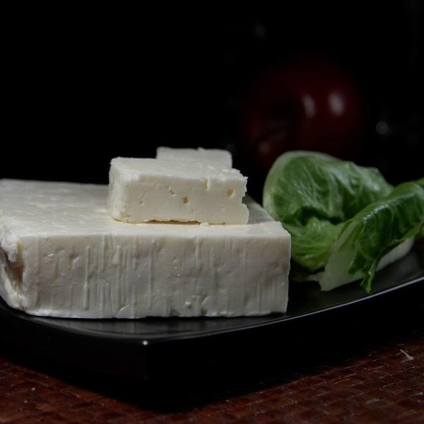 Feta al forno, ricetta greca per un tuffo alle origini del formaggio