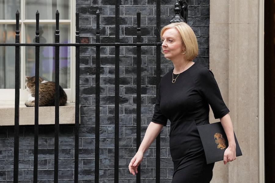 Liz Truss taglia le tasse ai più ricchi: il nuovo pacchetto fiscale per la Gran Bretagna