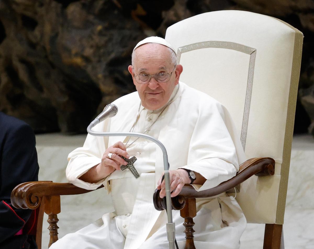 Papa Francesco all’Angelus: “È l’amore che eleva la vita, lo insegn…