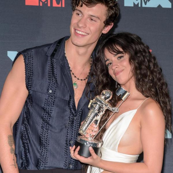 Shawn Mendes e Camila Cabello al Coachella insieme: ritorno di fiamma in vista? (VIDEO)