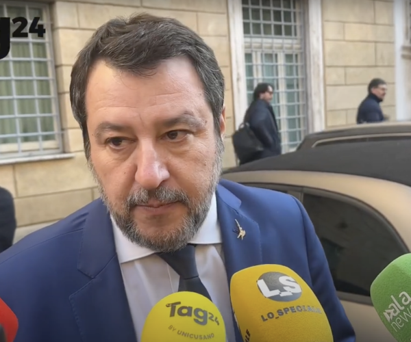 Il ministro Salvini tra manovra, nuovo codice della strada e futuro al Viminale