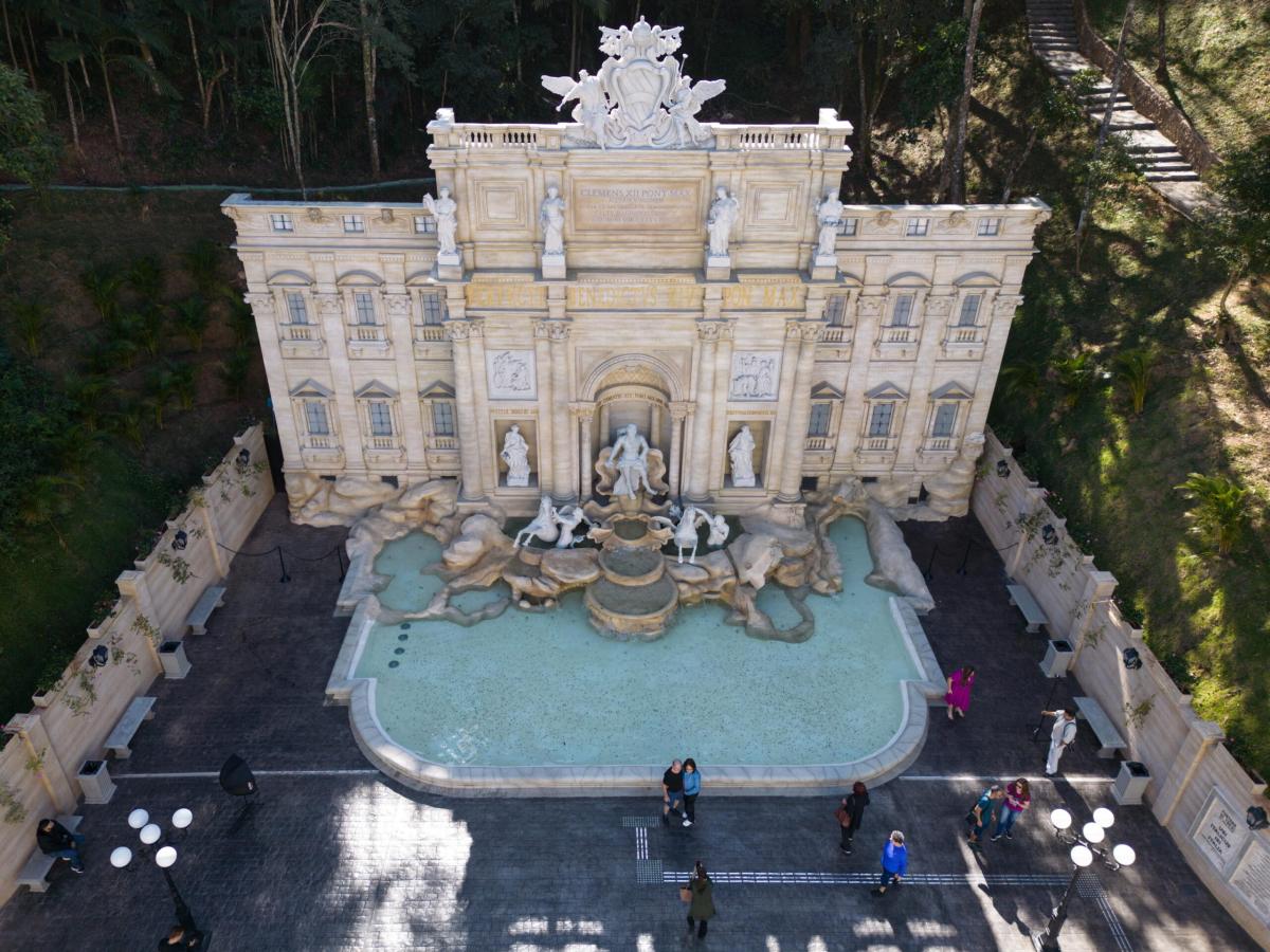 In Brasile copiano la Fontana di Trevi, ma Roma non imita Siena