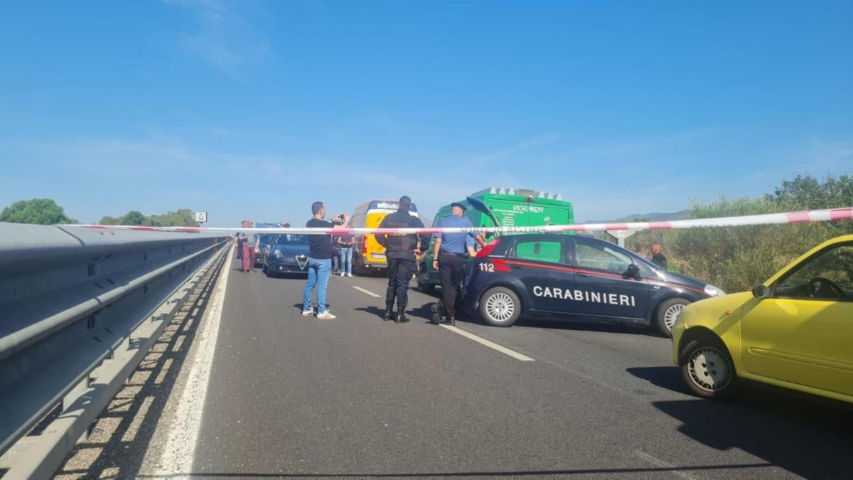 Bergamo, incidente a Albano Sant’Alessandro: auto abbatte sbarre