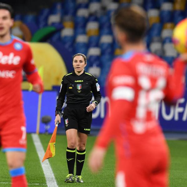 Serie A, prima terna arbitrale tutta al femminile per Inter-Torino: chi è la guardalinee Francesca Di Monte