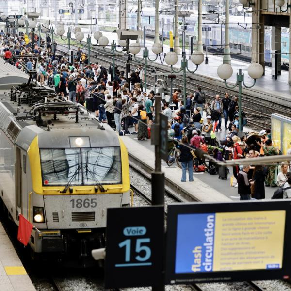 Attacco alla rete Tgv e chiusura aeroporto di Basilea: cosa sta succedendo in Francia a poche ore dal via alle Olimpiadi di Parigi 2024