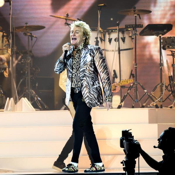 Concerto Sir Rod Stewart Milano 2025: biglietti, prezzi e scaletta della data all’Unipol Forum