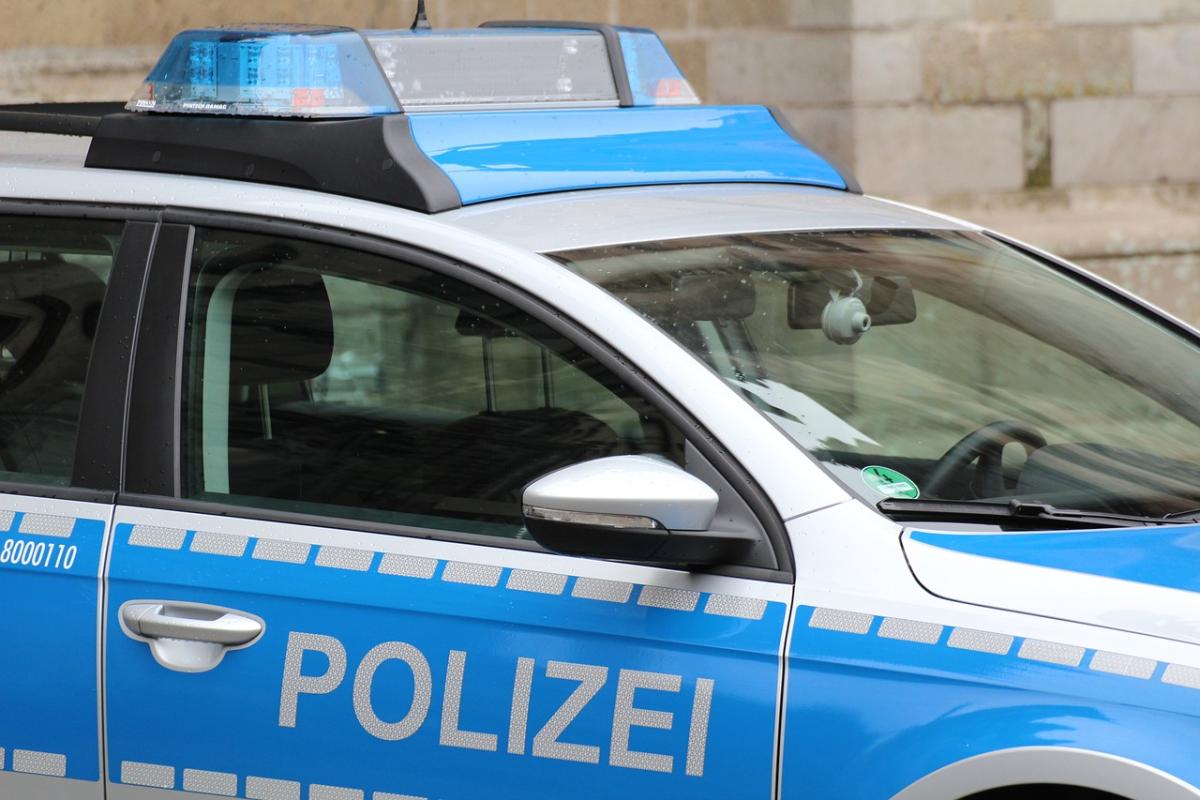 Chi è il 29enne albanese che con un machete ha attaccato un poliziotto a Linz? Fermato attentato in Germania