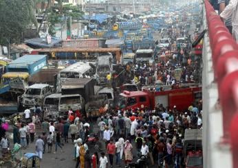 Bangladesh, qual è la situazione attuale? Sciolto il parlamento, si va verso un governo provvisorio. Gli studenti: “Il premio Nobel Yunus come premier”