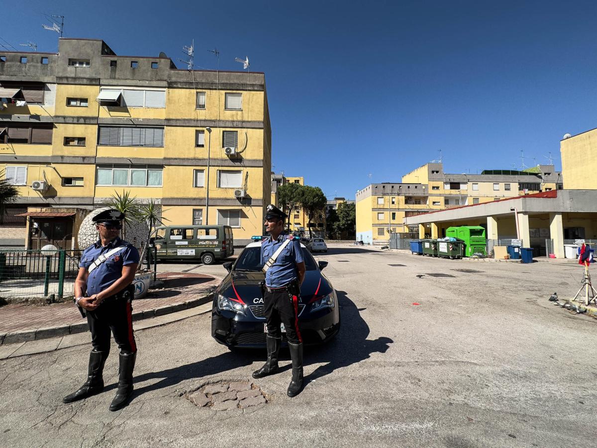 Caivano: in mattinata ancora spari, mitragliata un’auto