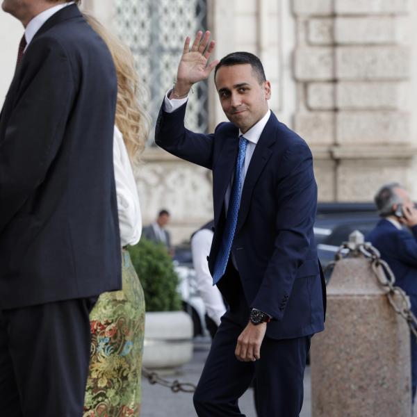 Luigi Di Maio diventa papà a settembre: aspetta un maschio dalla compagna Alessia D’Alessandro