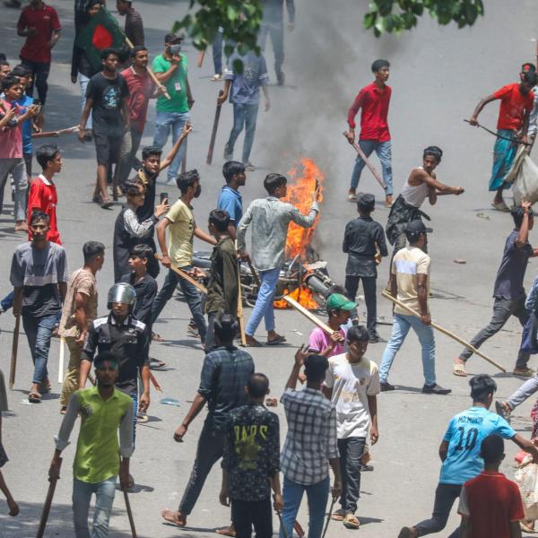 Bangladesh, non si fermano le proteste anti-governative: oltre 300 morti, confermata marcia su Dacca | VIDEO