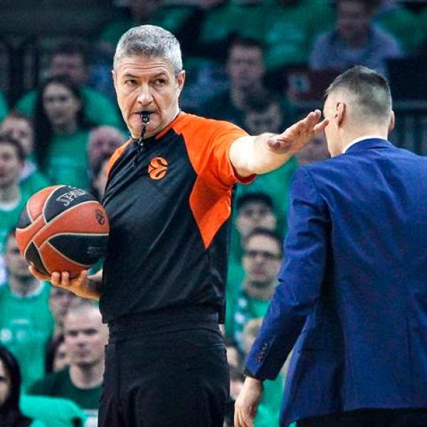 Pallacanestro Luigi Lamonica commissioner e guida degli arbitri