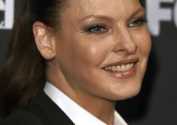 Linda Evangelista torna come volto di Fendi