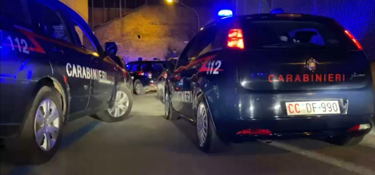 Napoli, 21enne Accoltellato Alla Fermata Della Metro: Arrestato 57enne ...