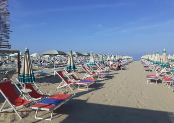 Concessioni balneari scadute, cosa sta succedendo sulle spiagge italiane? Biagini (Mare Libero): “Sono un bene pubblico gratuito. Facciamo valere il nostro diritto di piantare l’ombrellone ovunque”