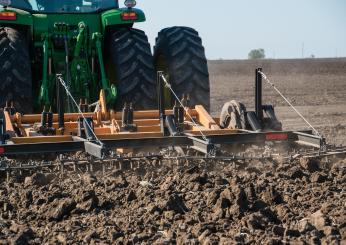 Francia, proteste degli agricoltori. Possibile sciopero