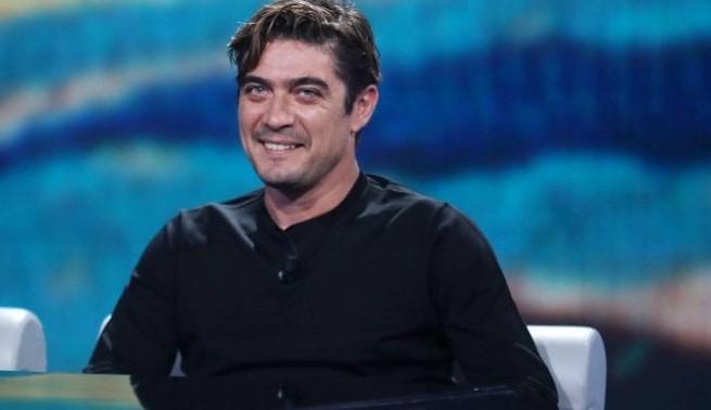 Che malattia ha avuto Riccardo Scamarcio? Il ricovero per malore da stress