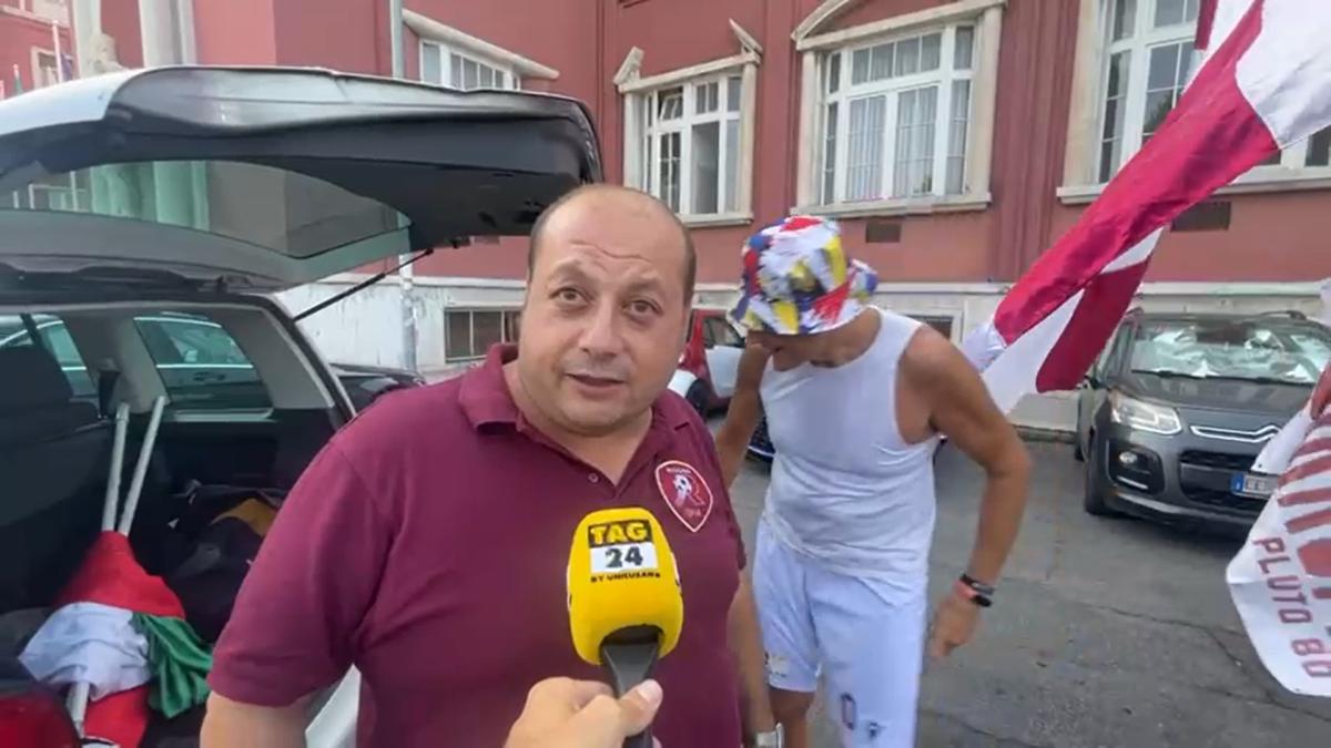 Reggina, tifosi in attesa davanti al CONI a TAG24: “Vogliamo la Ser…