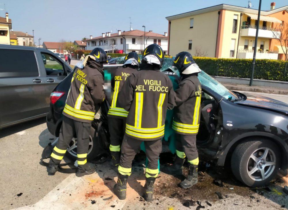 Incidente sulla Roma-Civitavecchia, tamponamento a catena costato la vita a una 27enne