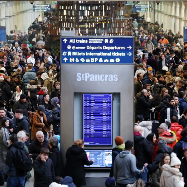 Eurostar, riprende la circolazione dei treni da Londra: il primo treno è partito alle ore 9 italiane