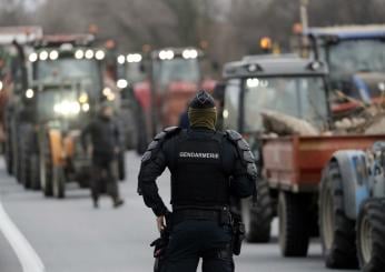 Francia, tragedia durante una manifestazione degli agricoltori: auto investe una famiglia, morte madre con figlia