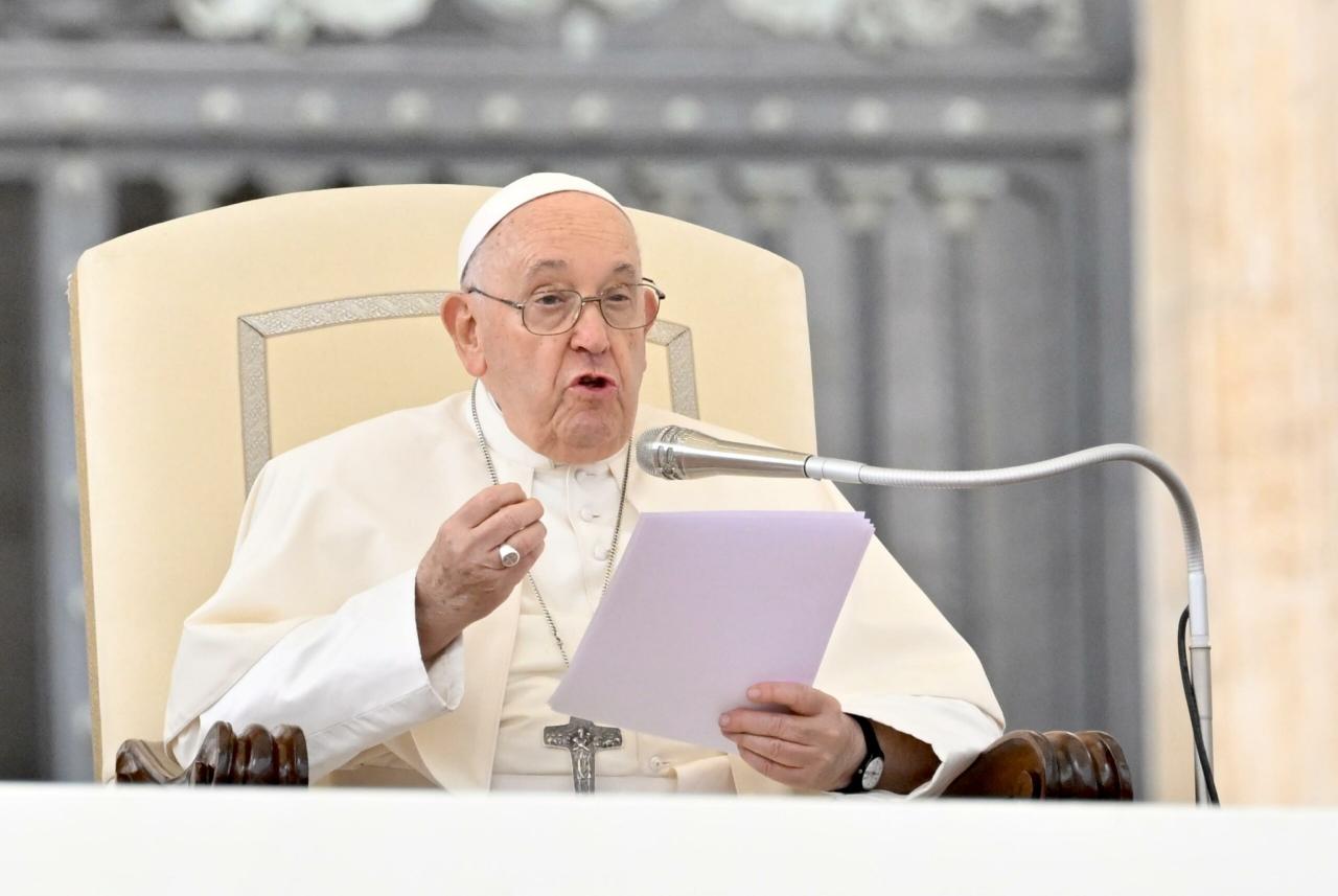 Papa Francesco ai giovani: “Non lasciatevi condizionare da like o follower”