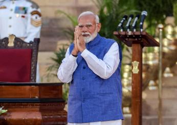 India, Narendra Modi presta giuramento: inizia il terzo mandato consecutivo per il primo ministro