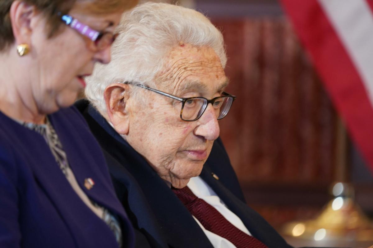 Kissinger, morto a 100 anni l’ex Segretario di Stato USA: le reazio…