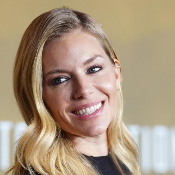 Sienna Miller conferma la gravidanza, ecco cosa mostrano le foto