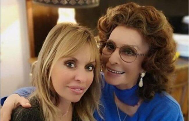 Che parentela c’è tra Sophia Loren e Alessandra Mussolini? Ecco perché l’attrice è la zia della politica