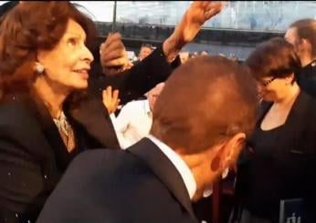 Sophia Loren compie 90 anni, ma la festa di compleanno da 450 mila euro per la consigliera regionale Muscarà non s’ha da fare. Casucci (assessore al turismo della Campania): “Populista”