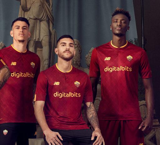 Roma, presentata la nuova maglia per la stagione 2022-2023