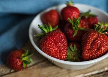 Dolci di primavera: la torta mousse cioccolato e fragole