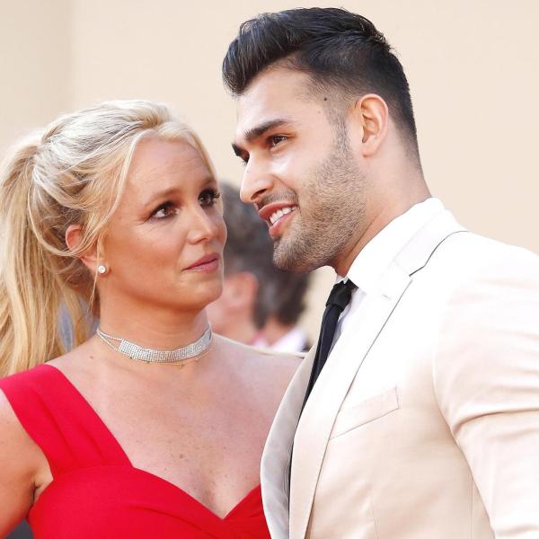 Britney Spears vicina al divorzio con Sam Asghari, c’entra il tradimento, lui la minaccia: cosa è successo