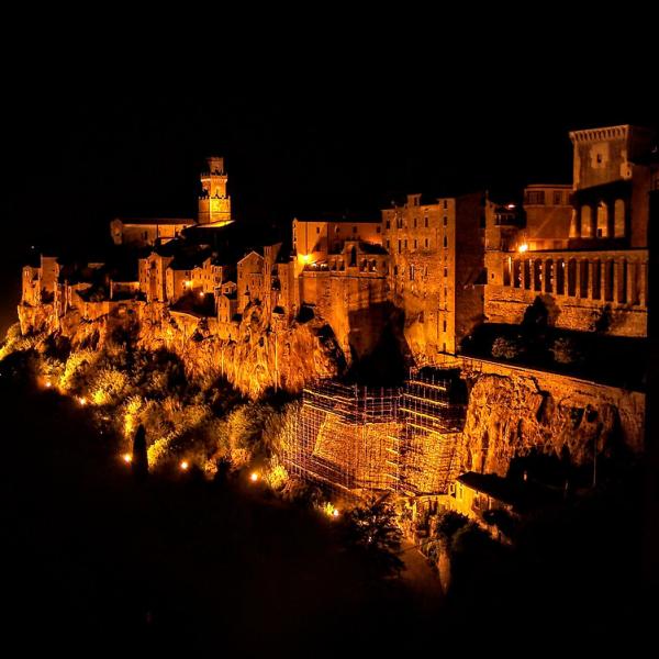 Cosa c’è di bello a Pitigliano? Ecco come nasce, le leggende e perché è uno dei migliori borghi d’Italia